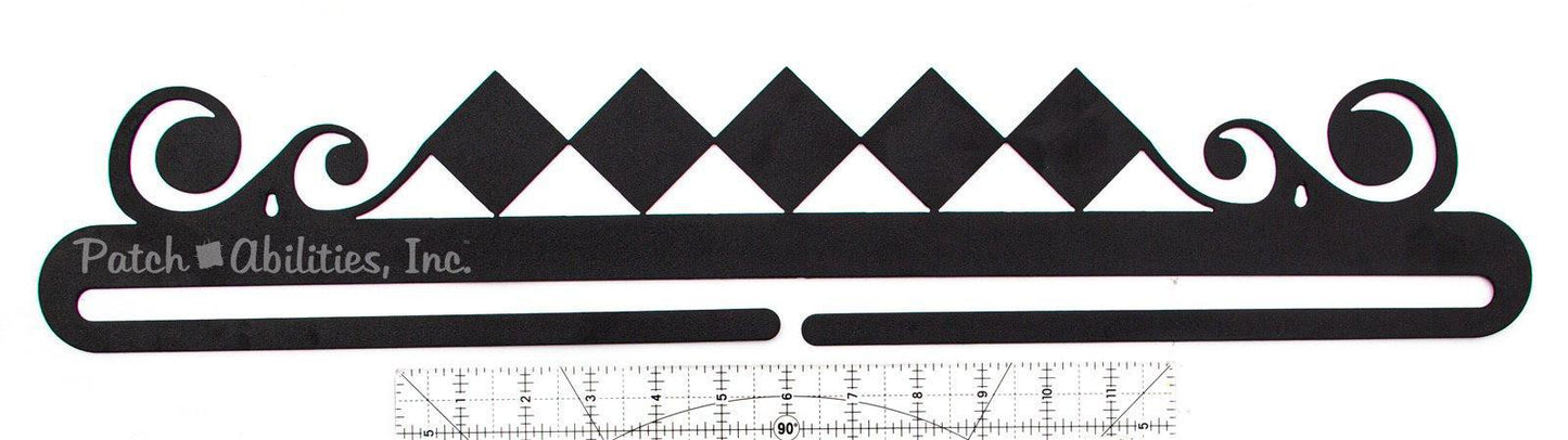 22" Diamond Swirls Hanger